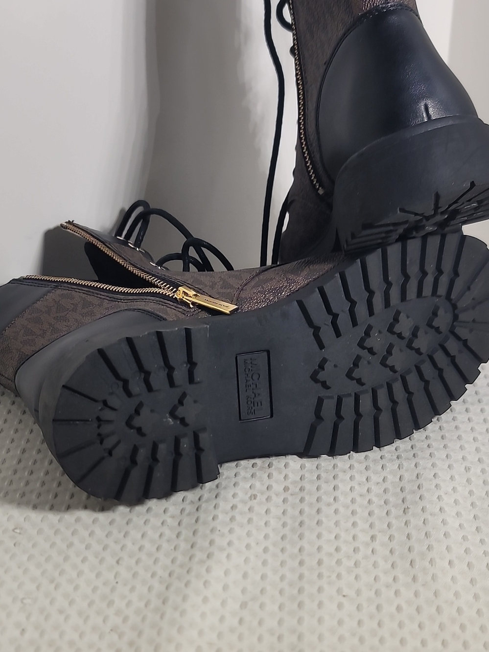 Michael Kors Black Suede Logo Insole Shoe - Picture 3 of 9